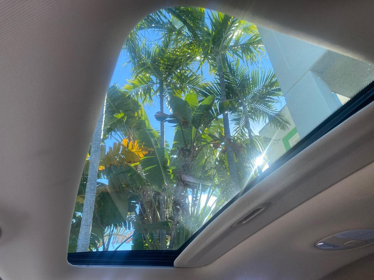 2012 Hyundai Genesis 4.6L V8 LOW MILES PEARL WHITE Pompano Beach FL