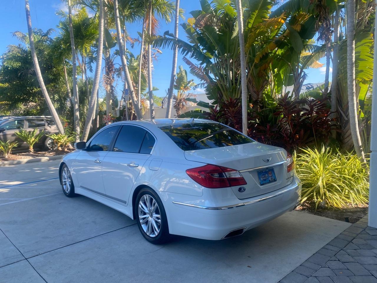 2012 Hyundai Genesis 4.6L V8 LOW MILES PEARL WHITE Pompano Beach FL