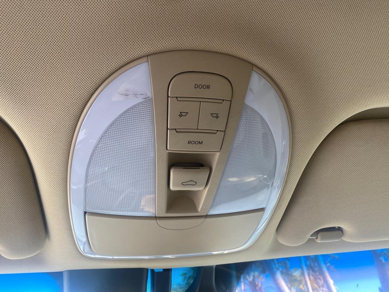 2012 Hyundai Genesis 4.6L V8 LOW MILES PEARL WHITE Pompano Beach FL