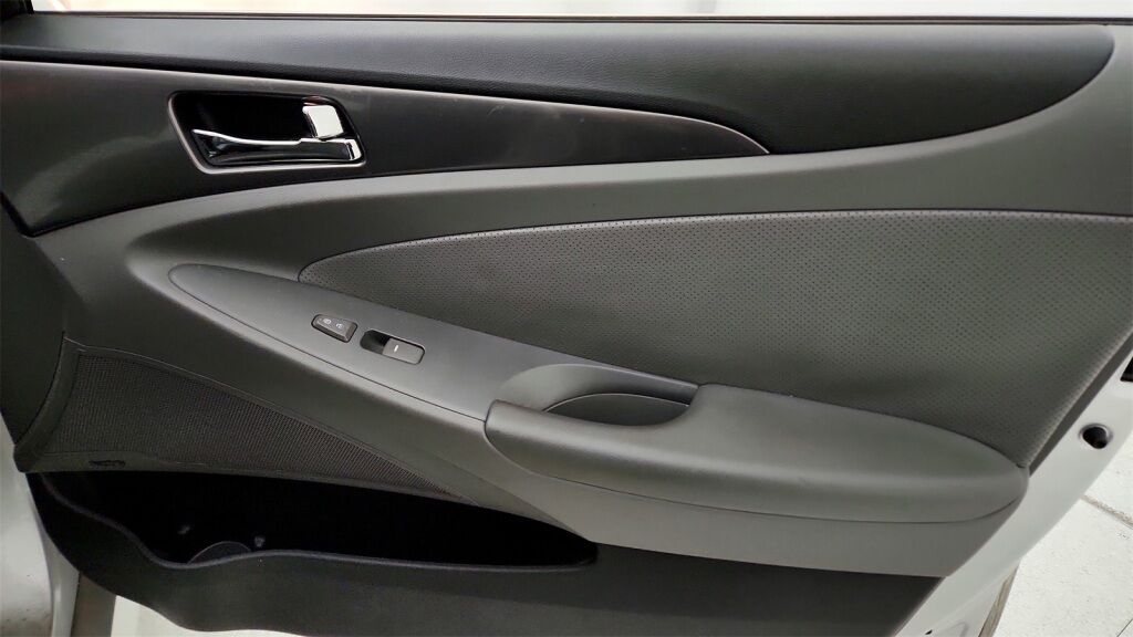 2012 Hyundai SONATA HYBRID Base Laurel MD