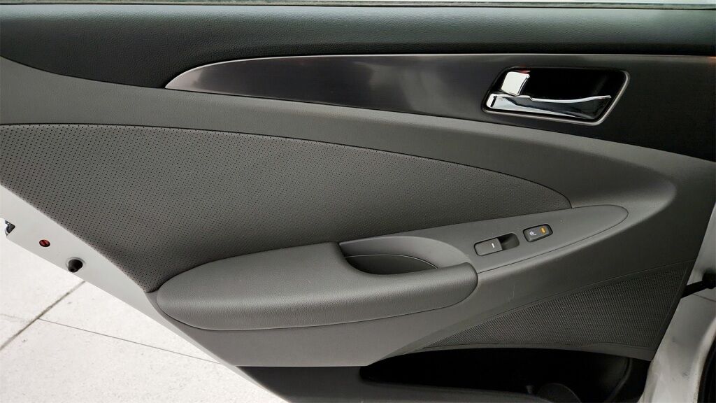 2012 Hyundai SONATA HYBRID Base Laurel MD