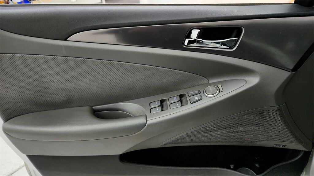 2012 Hyundai SONATA HYBRID Base Laurel MD