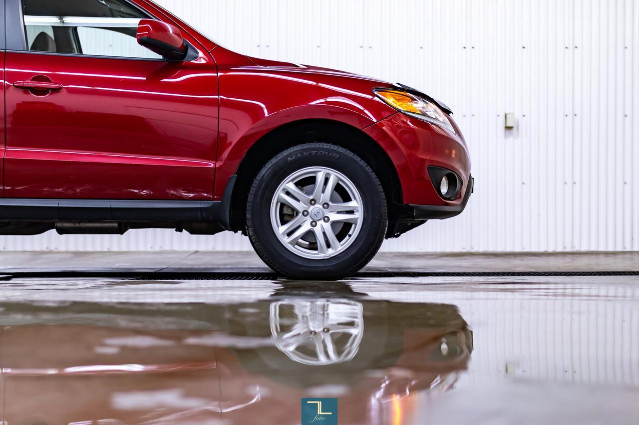 2012 Hyundai Santa Fe AWD GL Red Deer AB