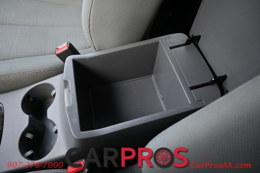 2012 Hyundai Santa Fe GLS - All Wheel Drive - Power Windows & Door Locks - Keyless Entry - AUX & USB Plug-in - Cruise Control - Aluminum Wheels - New Tires Anchorage AK