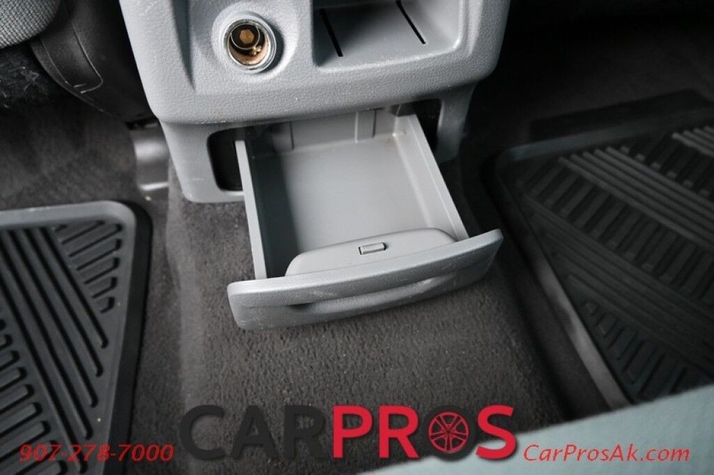 2012 Hyundai Santa Fe GLS - All Wheel Drive - Power Windows & Door Locks - Keyless Entry - AUX & USB Plug-in - Cruise Control - Aluminum Wheels - New Tires Anchorage AK