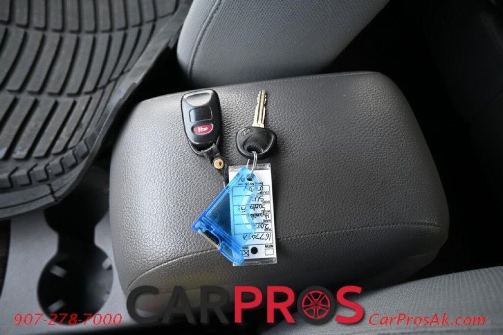 2012 Hyundai Santa Fe GLS - All Wheel Drive - Power Windows & Door Locks - Keyless Entry - AUX & USB Plug-in - Cruise Control - Aluminum Wheels - New Tires Anchorage AK