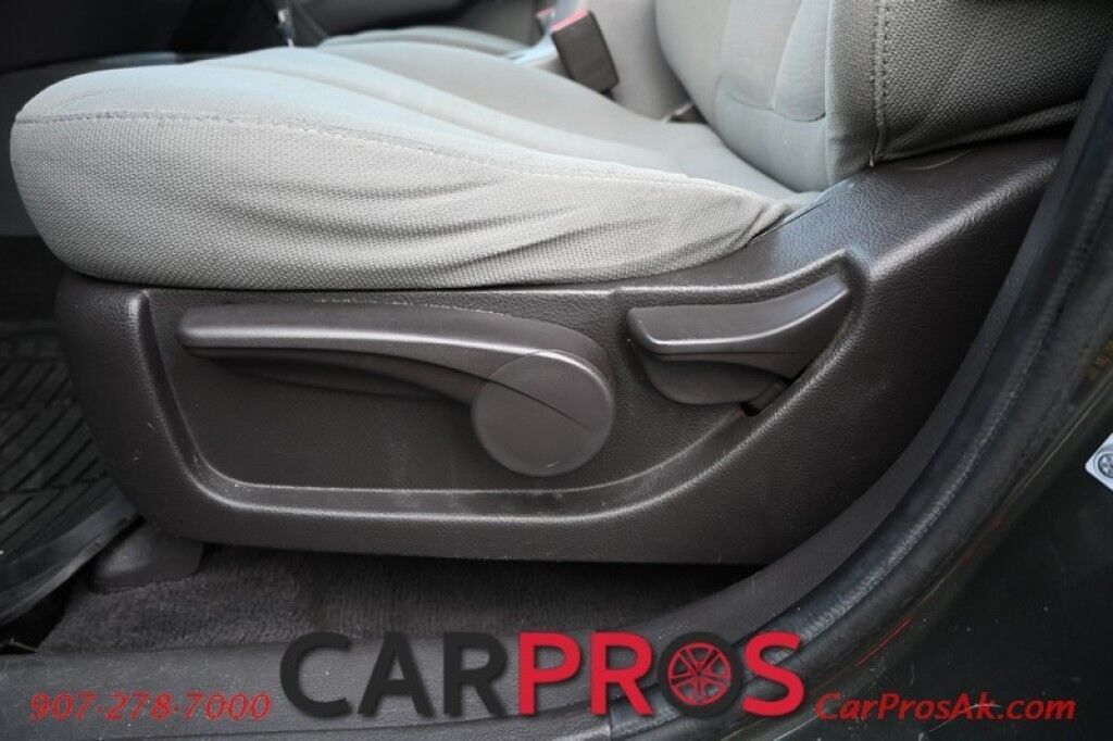 2012 Hyundai Santa Fe GLS - All Wheel Drive - Power Windows & Door Locks - Keyless Entry - AUX & USB Plug-in - Cruise Control - Aluminum Wheels - New Tires Anchorage AK