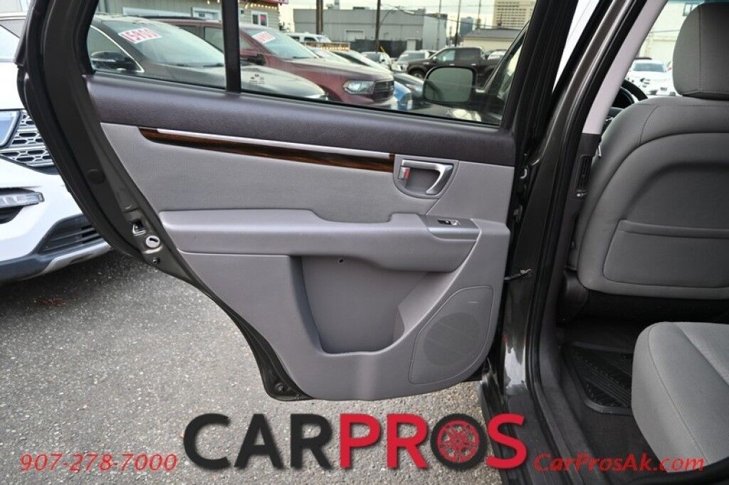 2012 Hyundai Santa Fe GLS - All Wheel Drive - Power Windows & Door Locks - Keyless Entry - AUX & USB Plug-in - Cruise Control - Aluminum Wheels - New Tires Anchorage AK