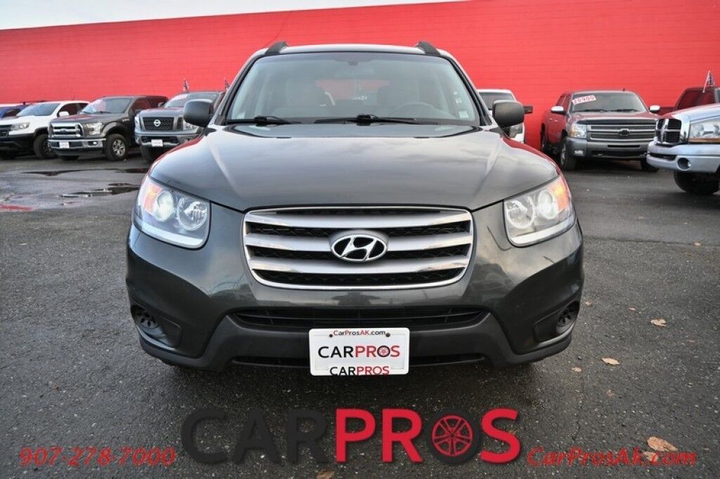 2012 Hyundai Santa Fe GLS - All Wheel Drive - Power Windows & Door Locks - Keyless Entry - AUX & USB Plug-in - Cruise Control - Aluminum Wheels - New Tires