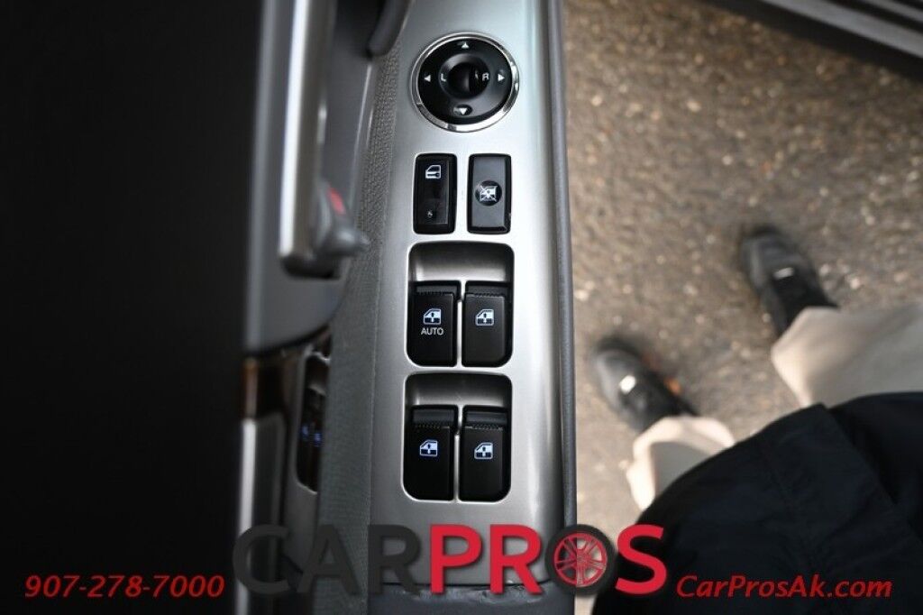 2012 Hyundai Santa Fe GLS - All Wheel Drive - Power Windows & Door Locks - Keyless Entry - AUX & USB Plug-in - Cruise Control - Aluminum Wheels - New Tires Anchorage AK