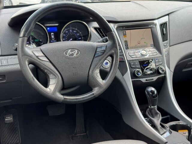 2012 Hyundai Sonata Hybrid Limited photo 8
