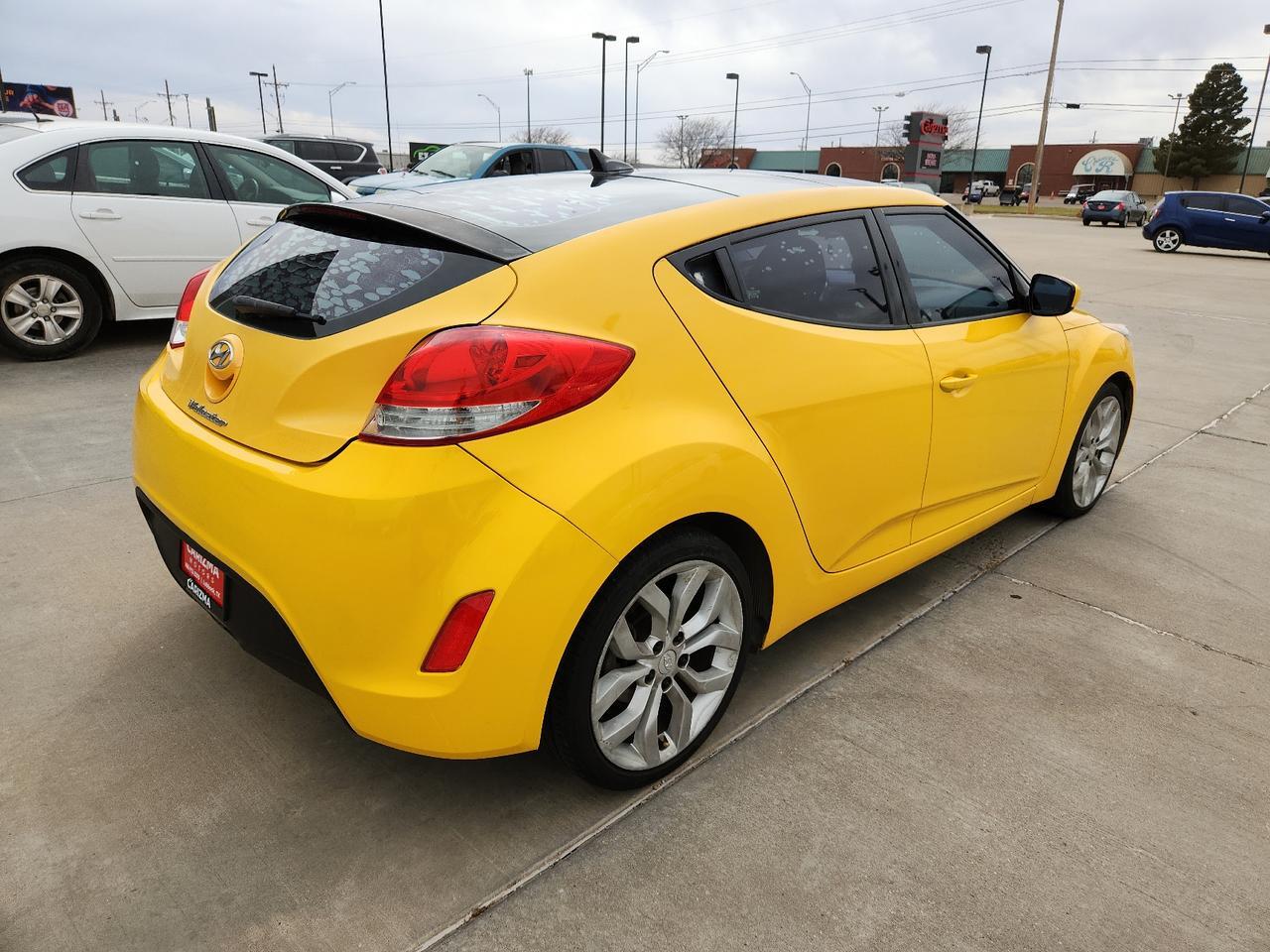 2012 Hyundai Veloster w/Black Int Lubbock TX