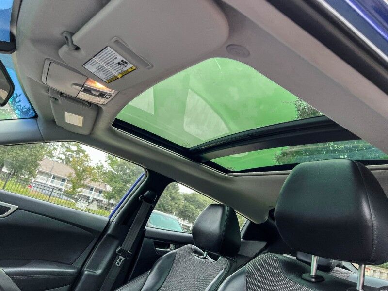 2012 Hyundai Veloster w/Black Int Wilmington NC