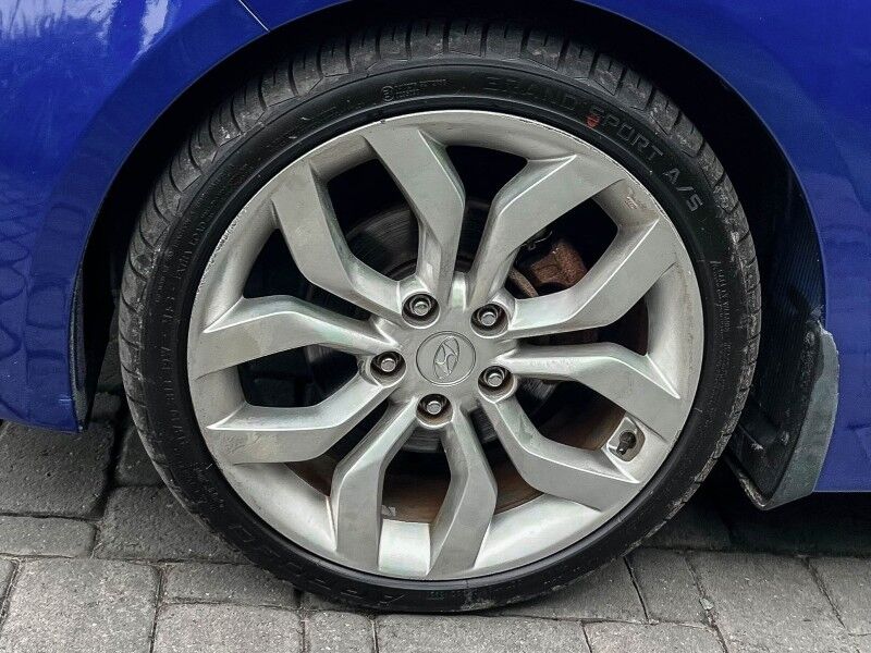 2012 Hyundai Veloster w/Black Int Wilmington NC