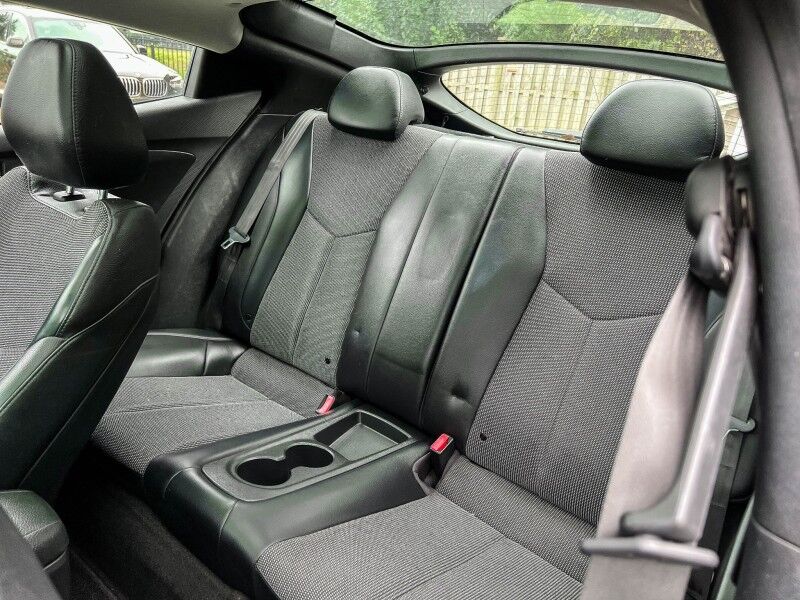 2012 Hyundai Veloster w/Black Int Wilmington NC