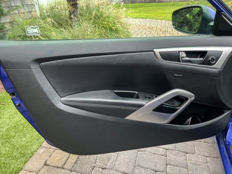 2012 Hyundai Veloster w/Black Int Wilmington NC