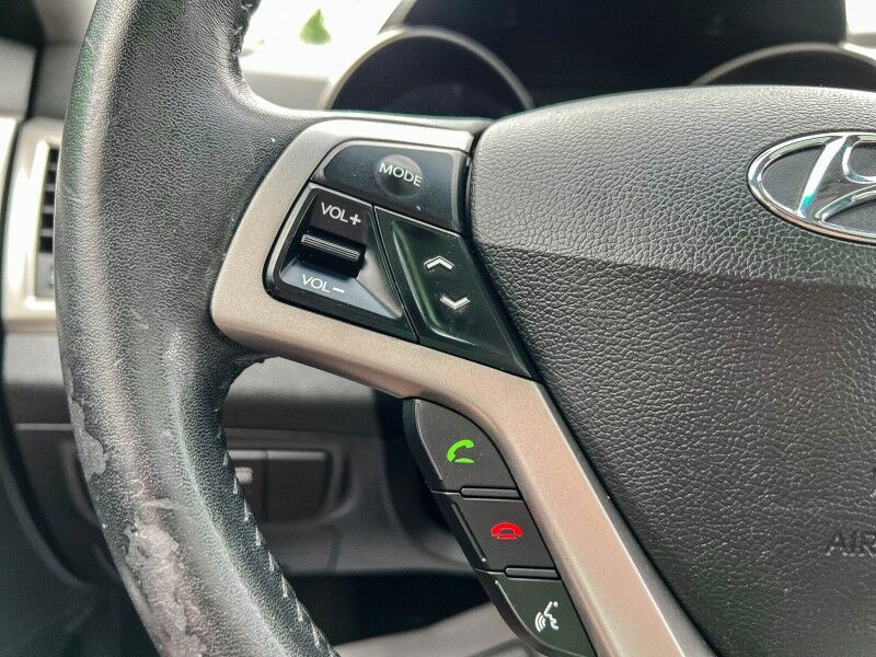 2012 Hyundai Veloster w/Black Int Wilmington NC