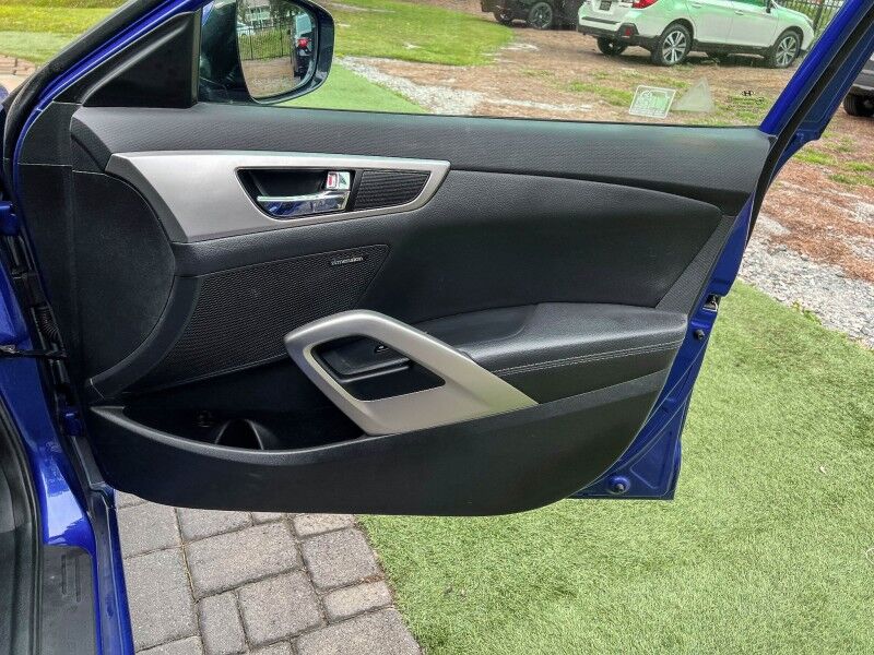 2012 Hyundai Veloster w/Black Int Wilmington NC
