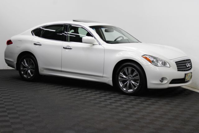 2012 INFINITI M56x
