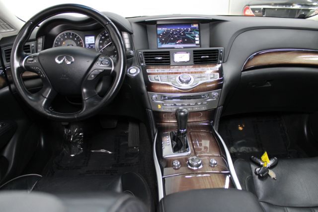 2012 INFINITI M56x Luxury
