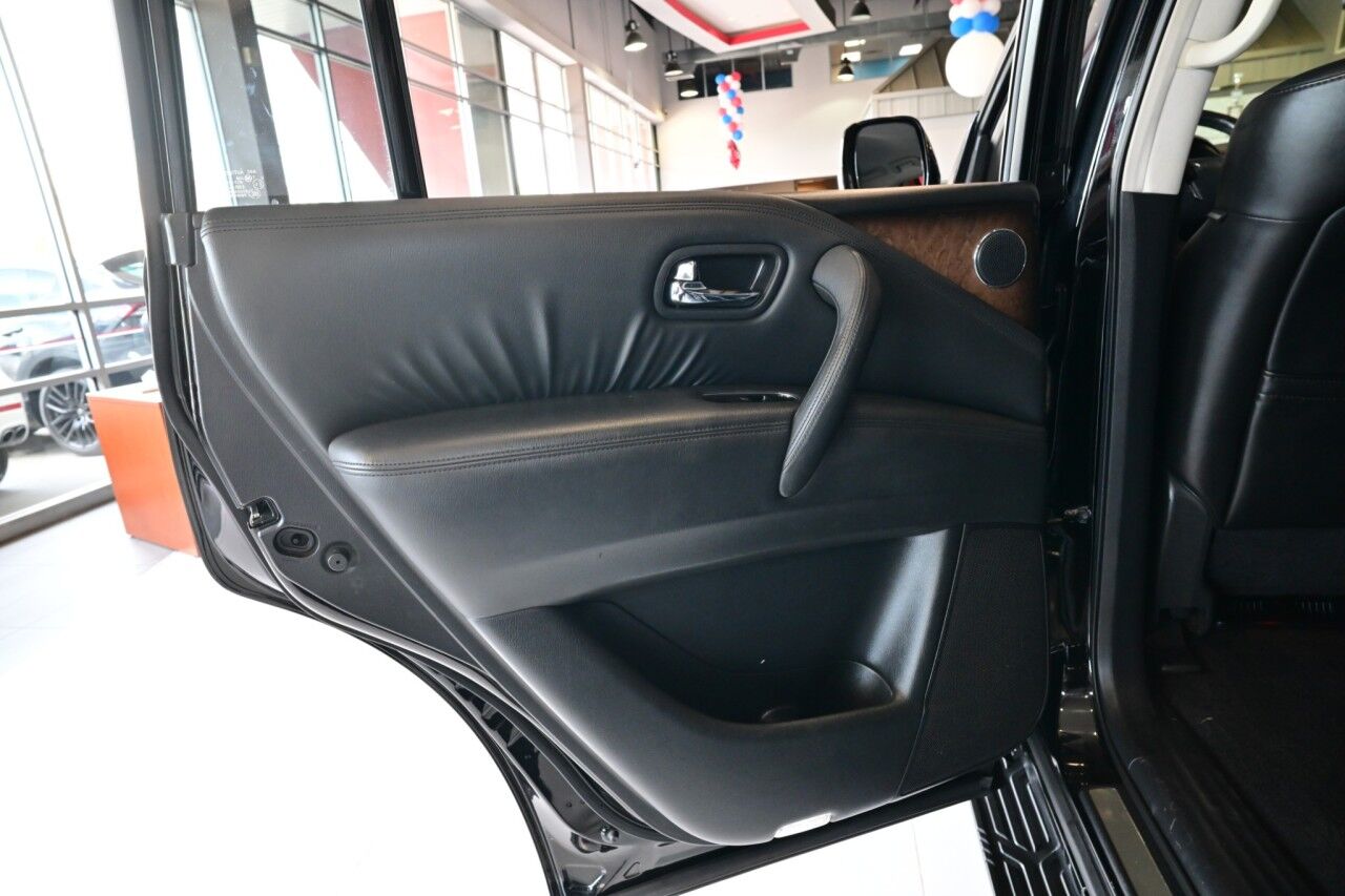 2012 INFINITI QX56 8-passenger, 22'' Wheels, Technology, Deluxe Touring, and Theater Pkg Springfield NJ