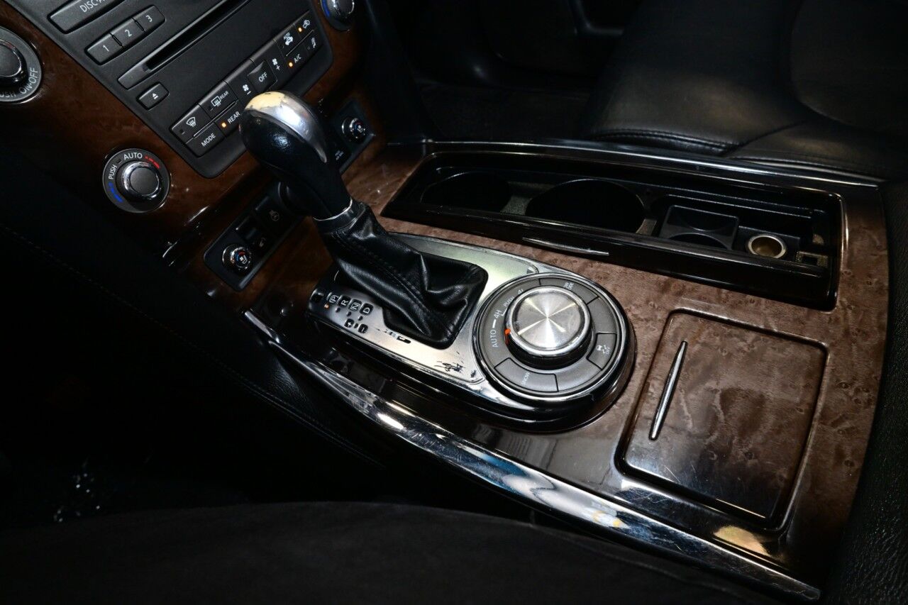 2012 INFINITI QX56 8-passenger, 22'' Wheels, Technology, Deluxe Touring, and Theater Pkg Springfield NJ