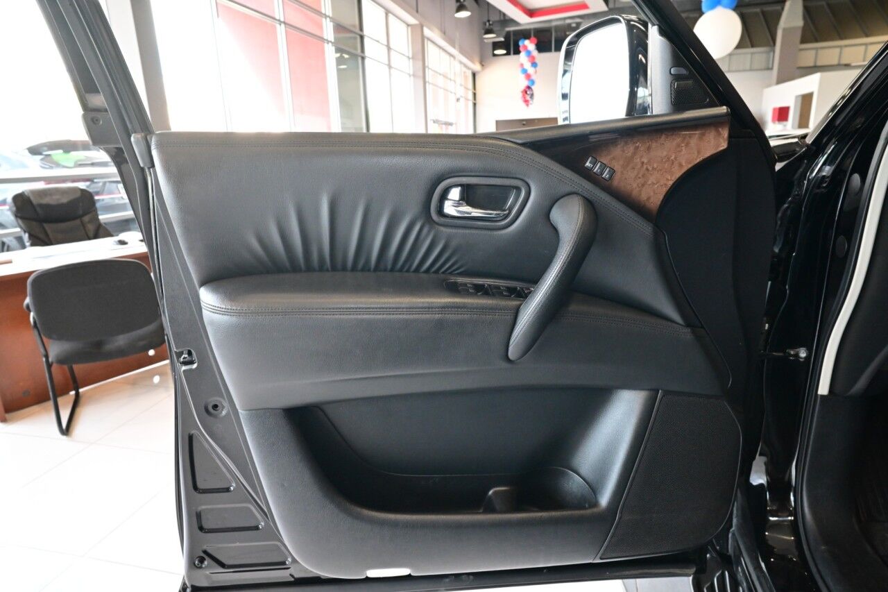 2012 INFINITI QX56 8-passenger, 22'' Wheels, Technology, Deluxe Touring, and Theater Pkg Springfield NJ