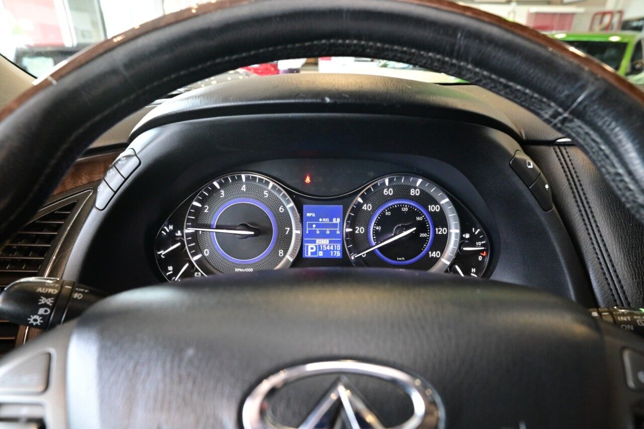 2012 INFINITI QX56 8-passenger, 22'' Wheels, Technology, Deluxe Touring, and Theater Pkg Springfield NJ