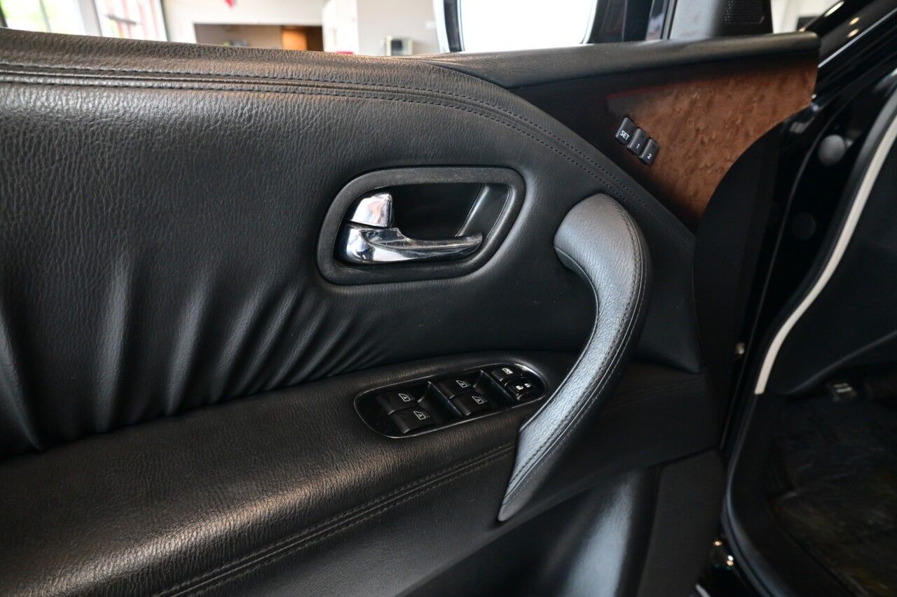 2012 INFINITI QX56 8-passenger, 22'' Wheels, Technology, Deluxe Touring, and Theater Pkg Springfield NJ