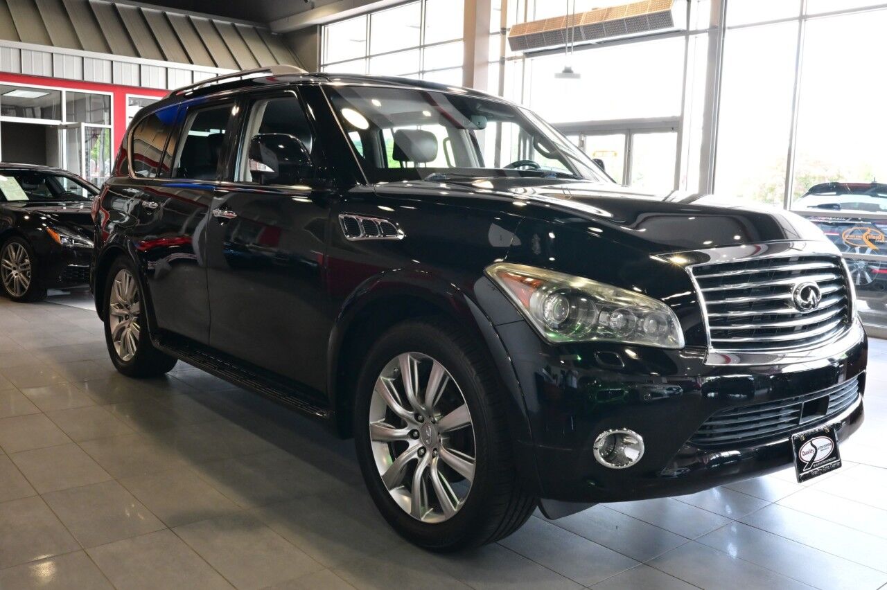 2012 INFINITI QX56 8-passenger