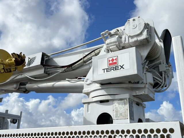 2012 International DuraStar 4300 TEREX Commander C4045 Digger Derrick Utility Truck Homestead FL