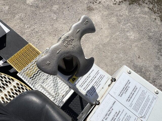 2012 International DuraStar 4300 TEREX Commander C4045 Digger Derrick Utility Truck Homestead FL