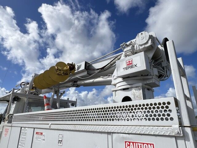 2012 International DuraStar 4300 TEREX Commander C4045 Digger Derrick Utility Truck Homestead FL