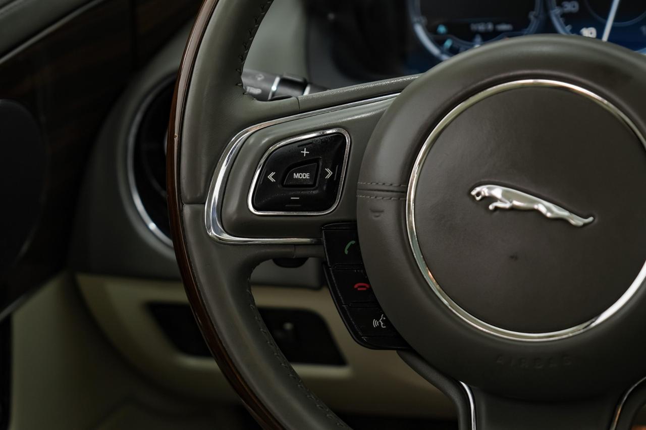 2012 Jaguar XJL BLIND SPOT ASSIST NAVIGATION PANORAMA LEATHER HEATED SEATS REAR Carrollton TX