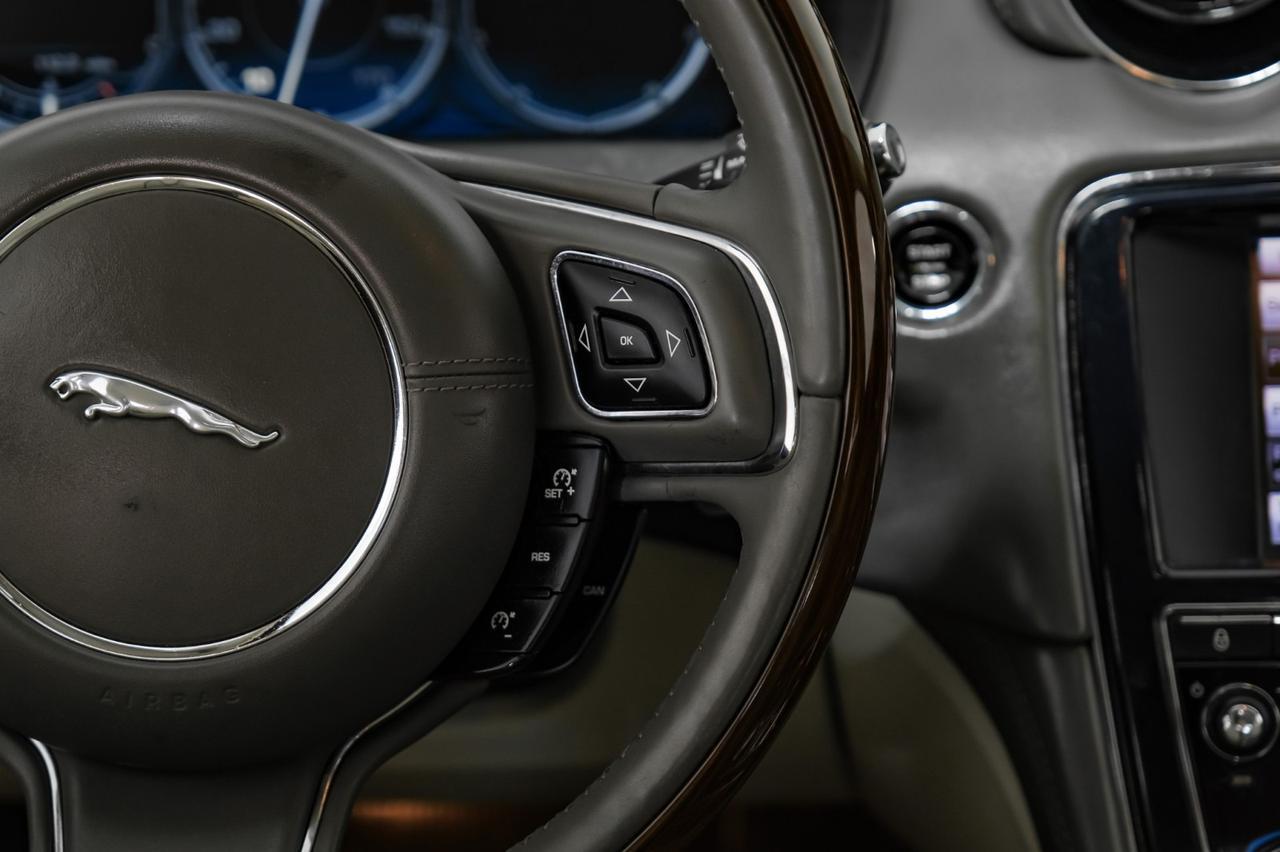 2012 Jaguar XJL BLIND SPOT ASSIST NAVIGATION PANORAMA LEATHER HEATED SEATS REAR Carrollton TX