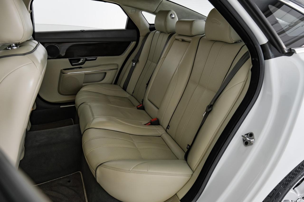 2012 Jaguar XJL BLIND SPOT ASSIST NAVIGATION PANORAMA LEATHER HEATED SEATS REAR Carrollton TX