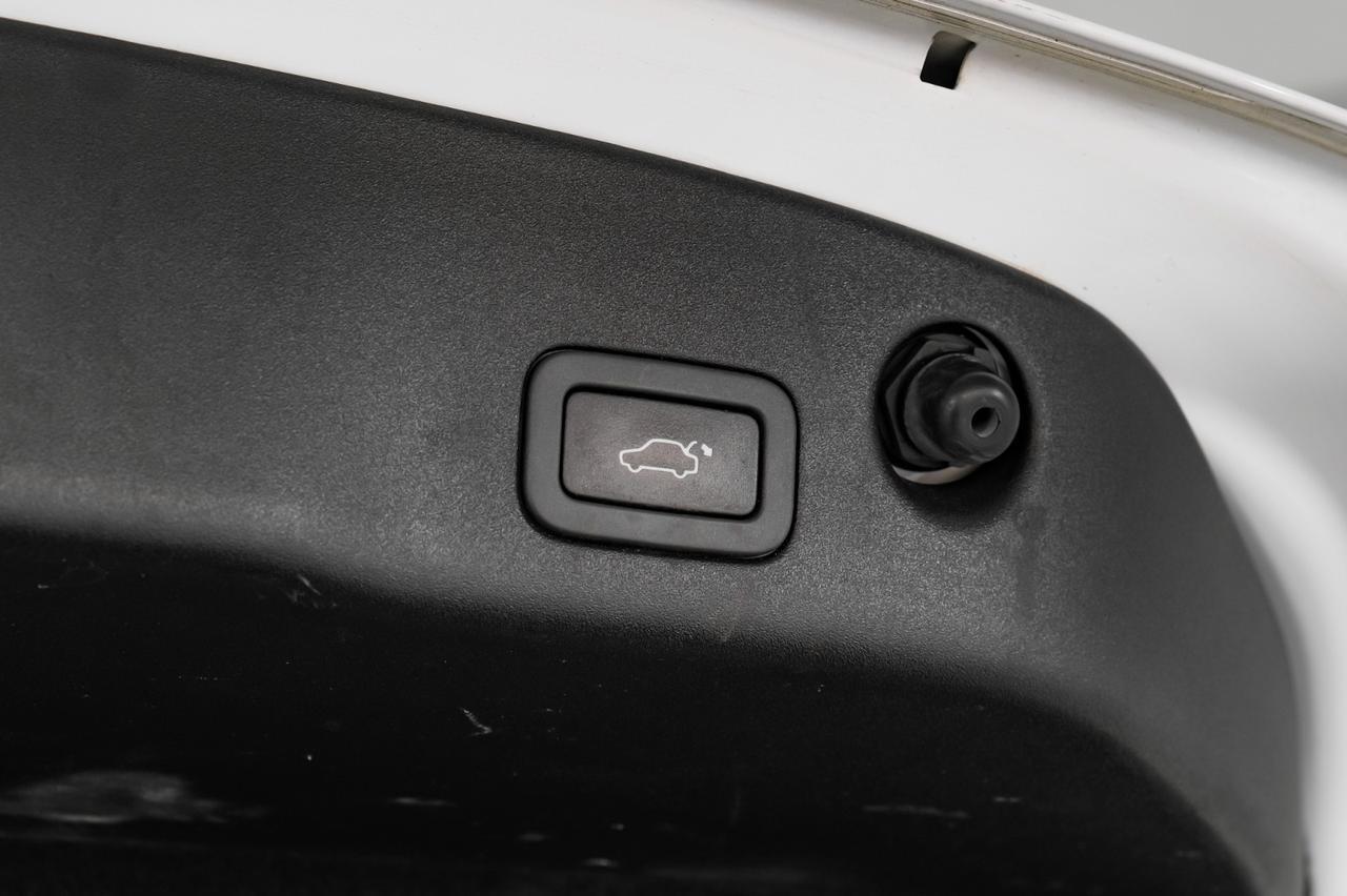 2012 Jaguar XJL BLIND SPOT ASSIST NAVIGATION PANORAMA LEATHER HEATED SEATS REAR Carrollton TX