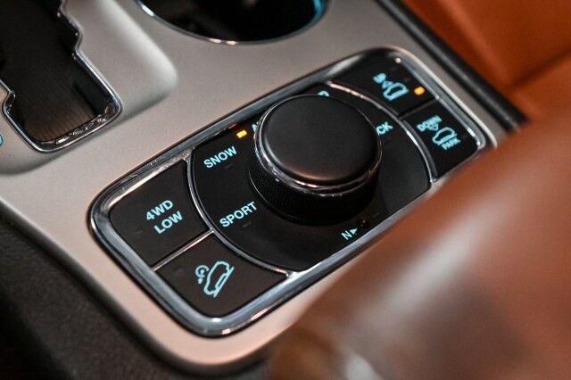 2012 Jeep Grand Cherokee 4WD Overland 4dr SUV Chicago IL