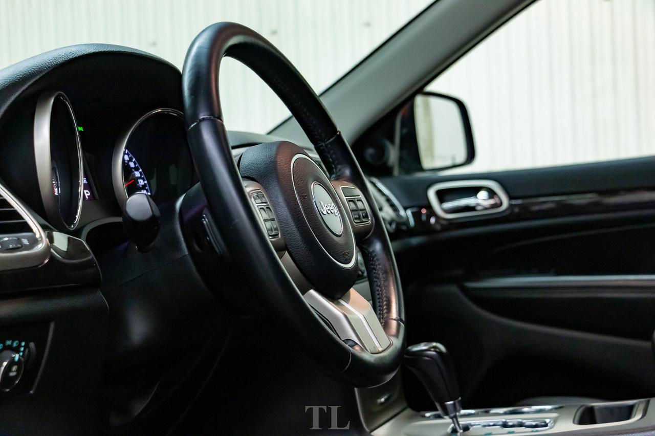 2012 Jeep Grand Cherokee 4x4 Laredo Leather Roof Nav BCam Red Deer AB