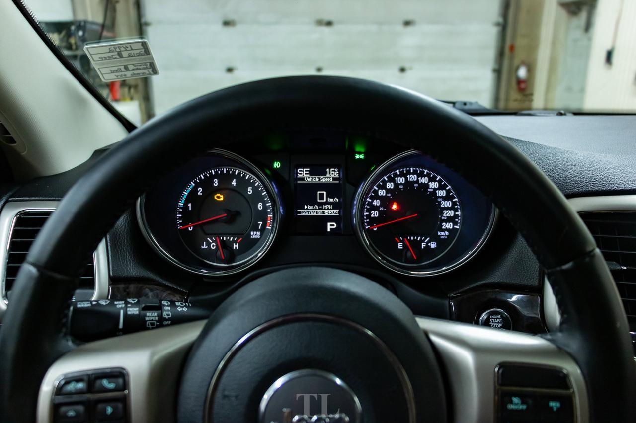 2012 Jeep Grand Cherokee 4x4 Laredo Leather Roof Nav BCam Red Deer AB