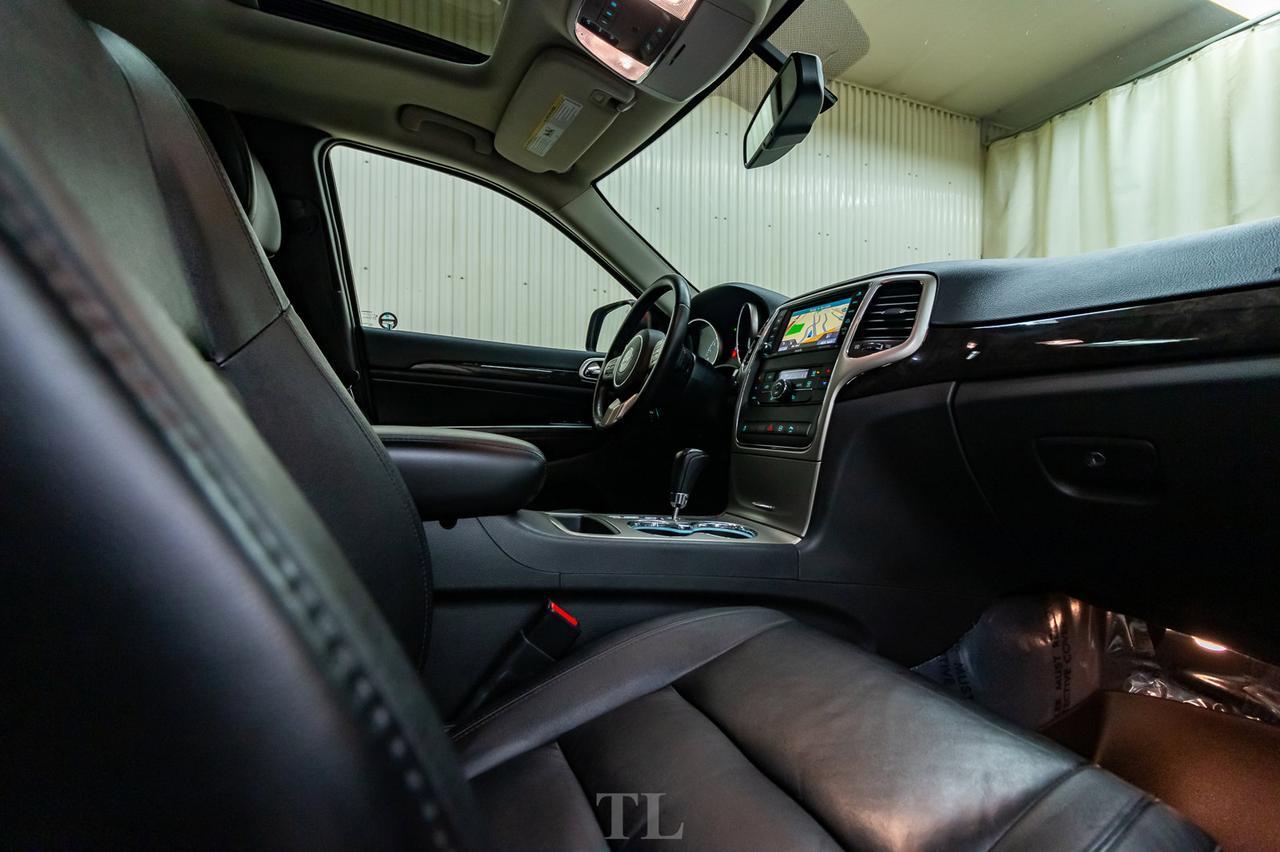 2012 Jeep Grand Cherokee 4x4 Laredo Leather Roof Nav BCam Red Deer AB