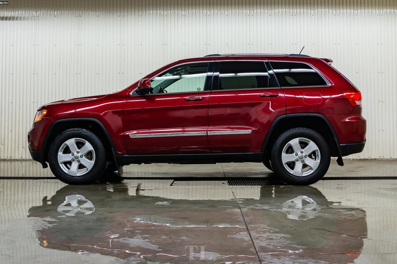 2012 Jeep Grand Cherokee 4x4 Laredo Leather Roof Nav BCam Red Deer AB