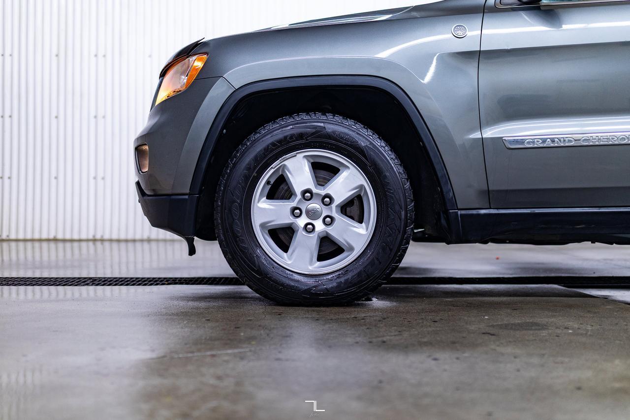 2012 Jeep Grand Cherokee 4x4 Laredo PSeat Red Deer AB