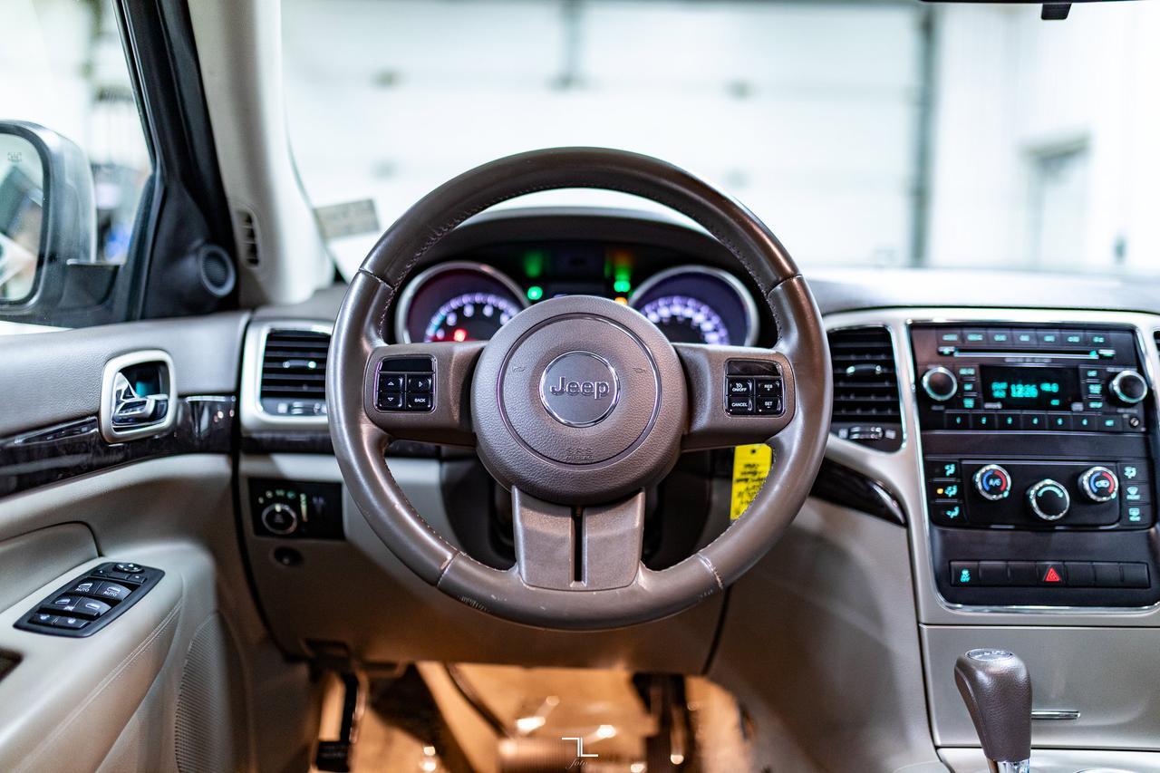 2012 Jeep Grand Cherokee 4x4 Laredo PSeat Red Deer AB