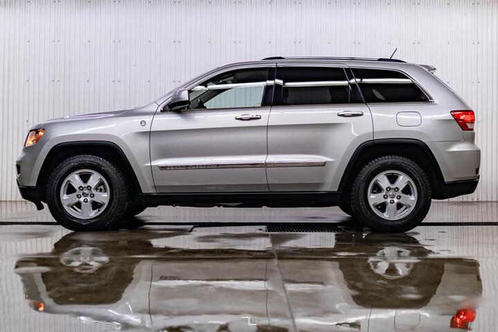 2012 Jeep Grand Cherokee 4x4 Laredo Red Deer AB 2012 Jeep Grand Cherokee 4x4 Laredo Red Deer AB