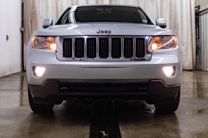 2012 Jeep Grand Cherokee 4x4 Laredo Red Deer AB 2012 Jeep Grand Cherokee 4x4 Laredo Red Deer AB