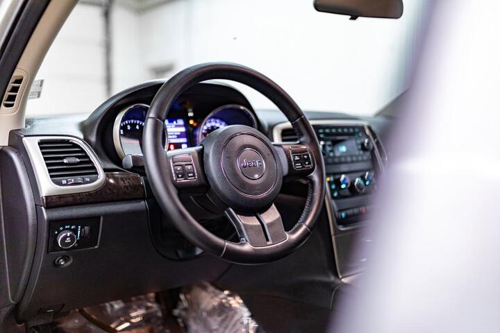 2012 Jeep Grand Cherokee 4x4 Laredo Red Deer AB 2012 Jeep Grand Cherokee 4x4 Laredo Red Deer AB