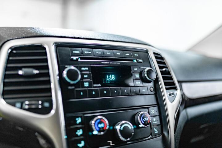 2012 Jeep Grand Cherokee 4x4 Laredo Red Deer AB 2012 Jeep Grand Cherokee 4x4 Laredo Red Deer AB