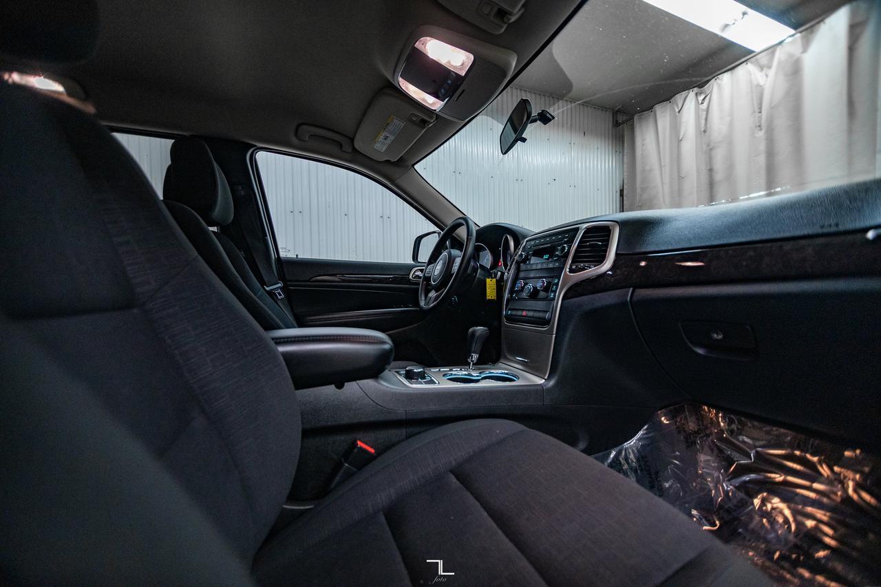 2012 Jeep Grand Cherokee 4x4 Laredo Red Deer AB
