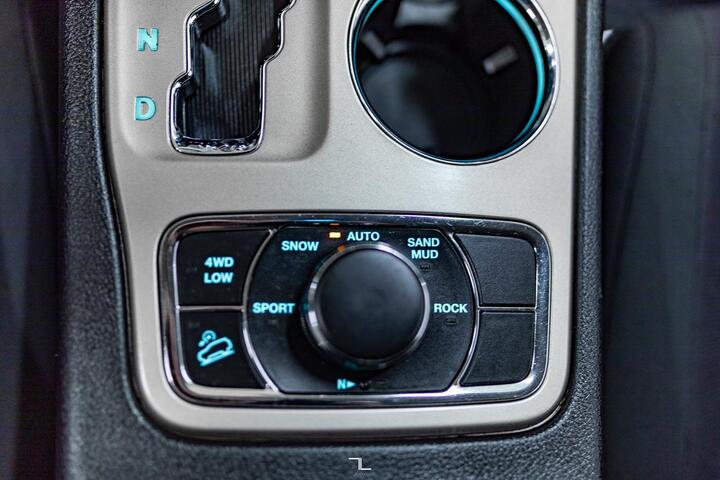 2012 Jeep Grand Cherokee 4x4 Laredo Red Deer AB 2012 Jeep Grand Cherokee 4x4 Laredo Red Deer AB